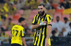 新国足新年首训肇庆揭幕，满满的“青春洋溢”，于汉超周挺亮相